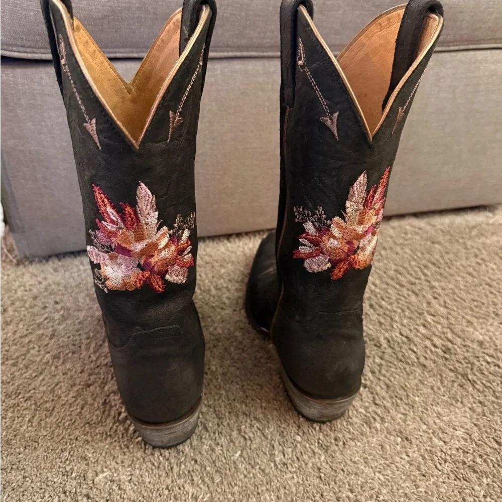 Shyanne Black Embroidered Western Boots - Picture 3 of 5